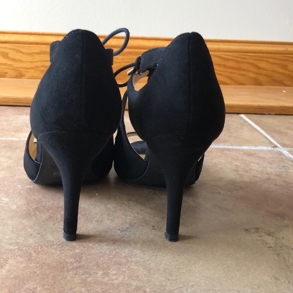 Black Heels - Picture 4 of 6